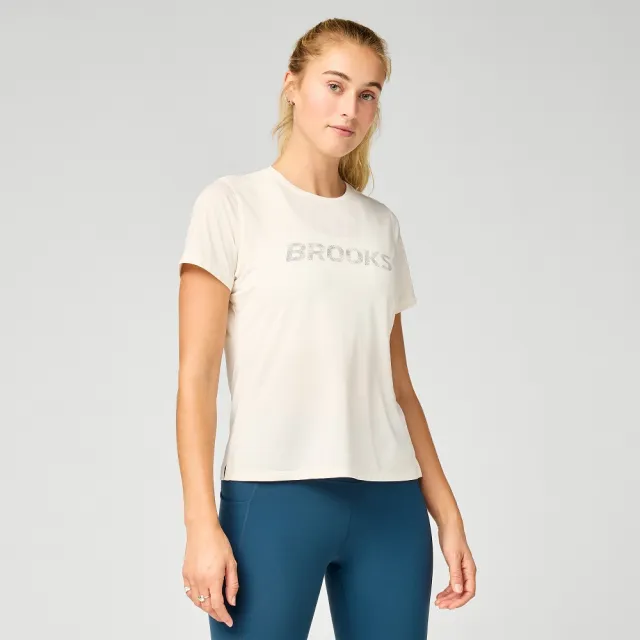 【BROOKS】女短袖上衣 Dash 女奔跑反光短袖上衣_骨瓷白/反光色 (221818258)