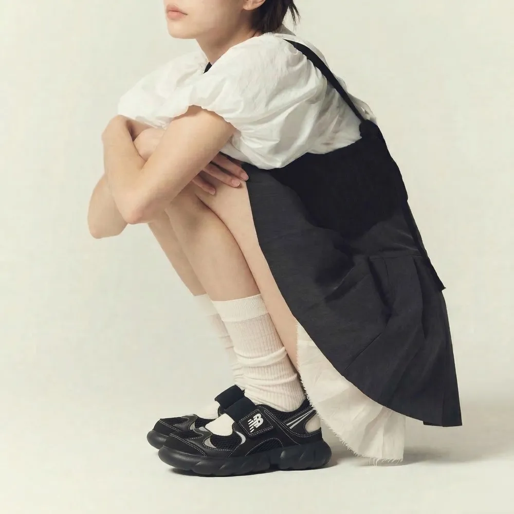 【NEW BALANCE】NB 大童鞋_瑪莉珍鞋_G23022S-M_男童/女童_黑色(21.5-25cm)