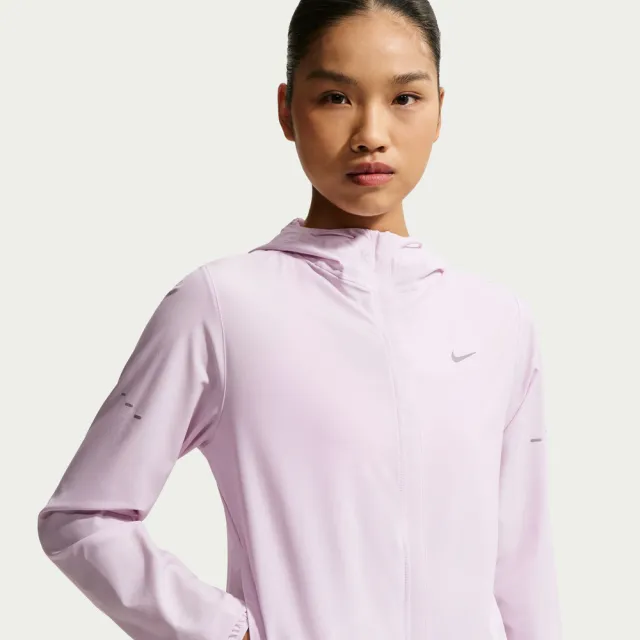 【NIKE 耐吉】外套 女 運動連帽外套 防潑水 AS W NK SWIFT RPL PKBL JKT 粉 HQ0651-583 (3S5070)