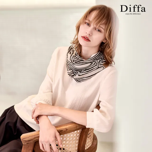 【Diffa】美型剪裁細格織紋圓領上衣-女