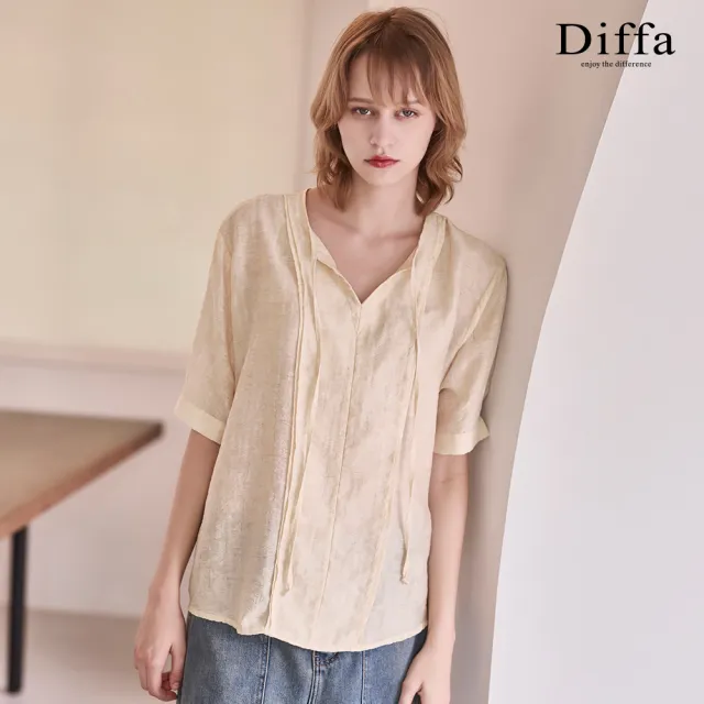 【Diffa】卡其前領開衩綁帶上衣-女