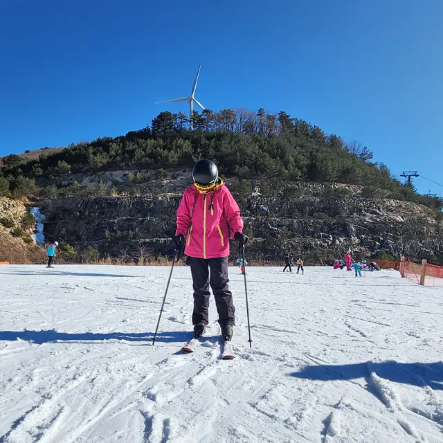 寒假春節~威風戲雪釜邱五日-滑雪場滑雪、採草莓、加耶公園、海岸列車、塗鴉秀、保證入住滑雪度假村