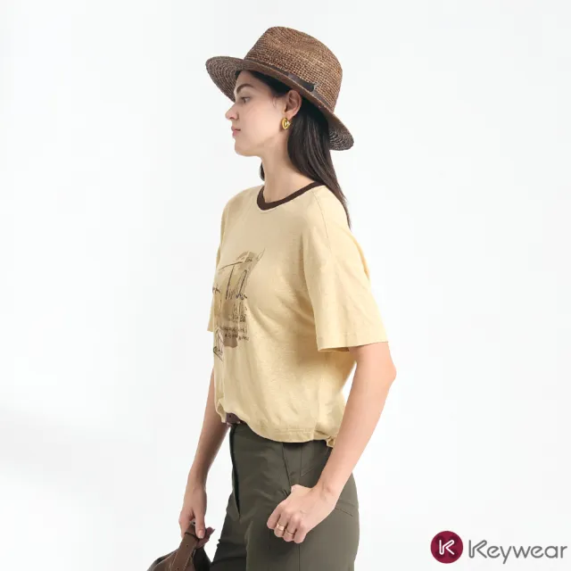 【KeyWear 奇威名品】麻質咖啡印花短袖上衣