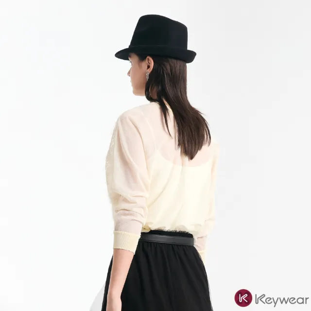 【KeyWear 奇威名品】柔杏蕾絲透紋垂袖針織上衣