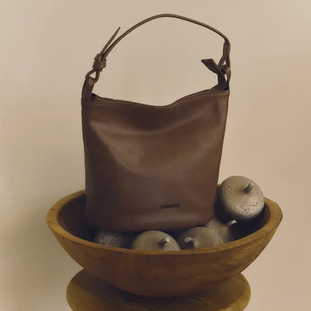 【ZODENCE 佐登司】OMBRA植鞣真皮手提斜背水桶包-小-多色 (肩背包/HOBO包)