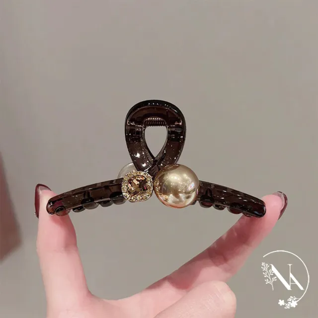 【NANA】輕奢珍珠抓夾鯊魚夾 N115090908(輕奢 珍珠 抓夾 鯊魚夾)