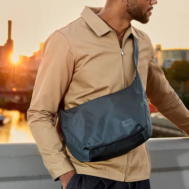 【Bellroy】Laneway Crescent Bag 7L 半月單肩包