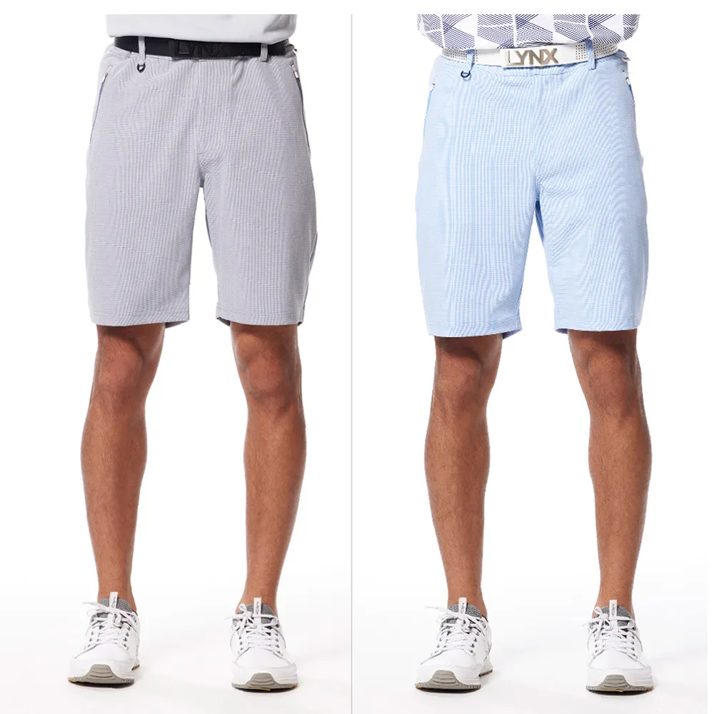 【Lynx Golf】男款彈性舒適經典細格紋路後腰LOGO織帶剪接拉鍊口袋造型平口休閒短褲(二色)