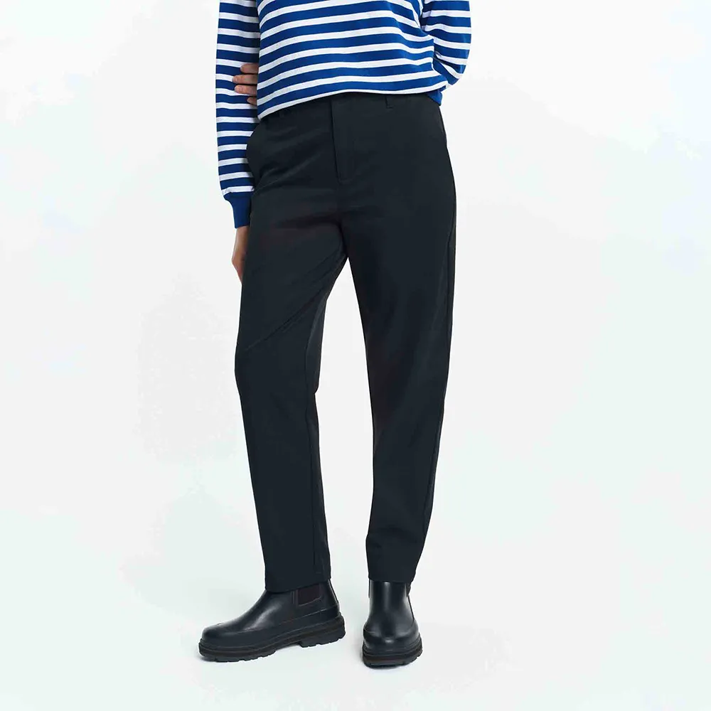 【AIGLE】女 防潑長褲｜AG-5A268A100 黑色 (女長褲 防潑長褲 休閒長褲 機能褲 機能長褲)