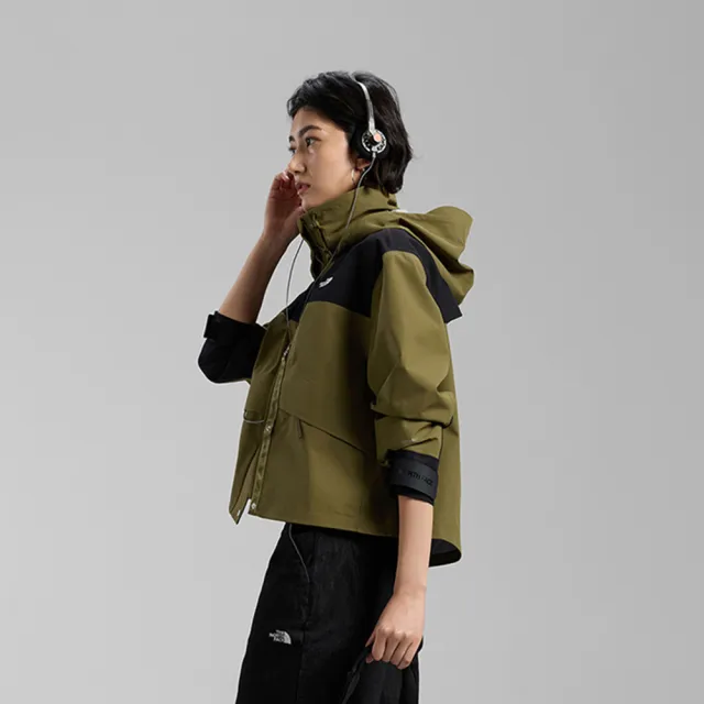 【The North Face】北面UE女款綠黑拼接DRYVENT防水衝鋒衣｜8HWERL5