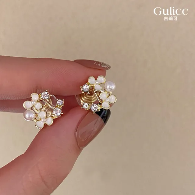 【Gulicc 古莉可】氣質山茶珍珠花 夾式 針式 耳環 (雙11 生日 飾品 耳釘 耳飾 耳墜 禮物)