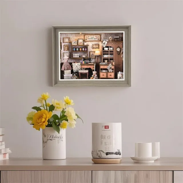 【ArtLife 藝術生活】ZR01 莉莉裁縫店+防塵板+USB供電免電池 (微縮藝術精品 娃娃屋 DIY 交換禮物)