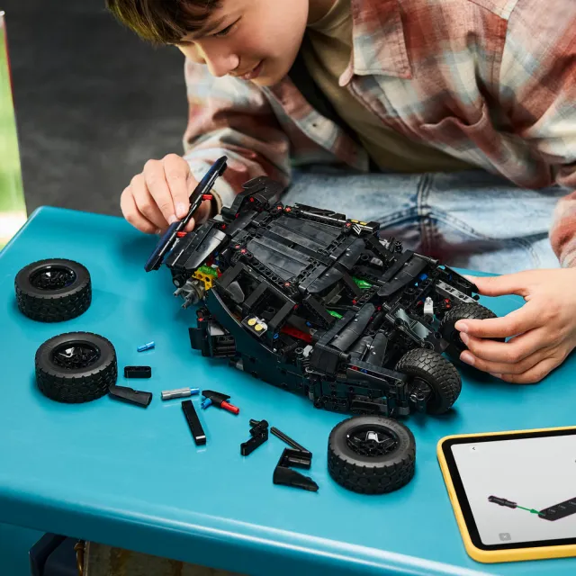 【LEGO 樂高】科技系列 42239 Batmobile Tumbler(蝙蝠俠 汽車模型 玩具車 蝙蝠車 玩具積木 禮物 周邊 收藏)