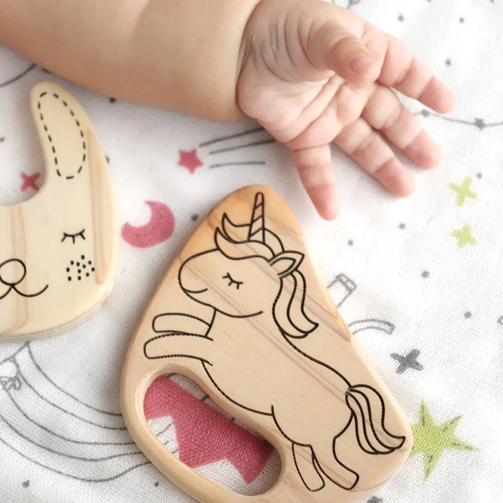 【Orunet】木製固齒器(獨角獸/小汽車/刺蝟/微笑貓/小蘋果/長頸鹿/瞇眼兔)