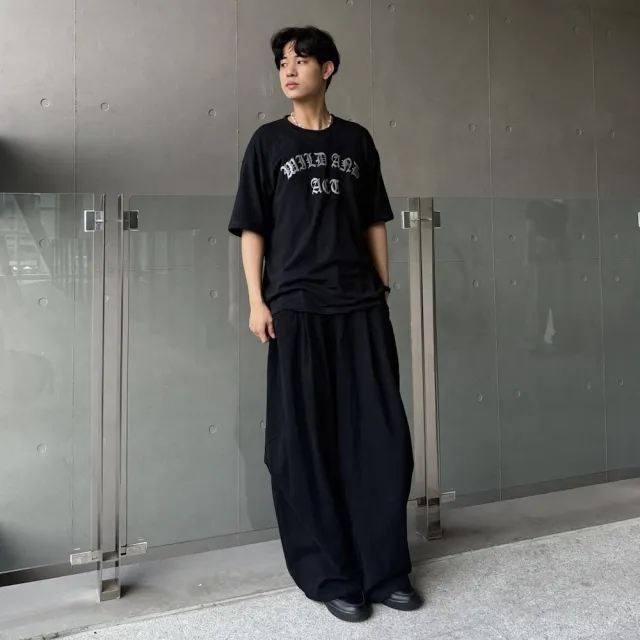 【AMERO】男女同款 短袖圓領Ｔ恤 美式哥德印花