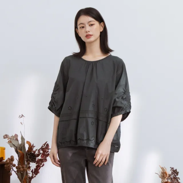 【MOSS CLUB】浪漫雕花鏤空上衣 白 綠