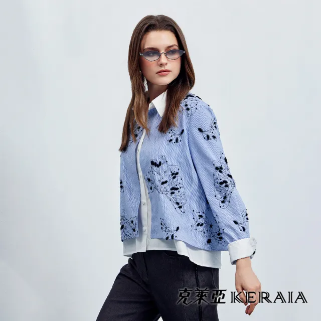 【KERAIA 克萊亞】藍霧枝影刺繡條紋襯衫上衣