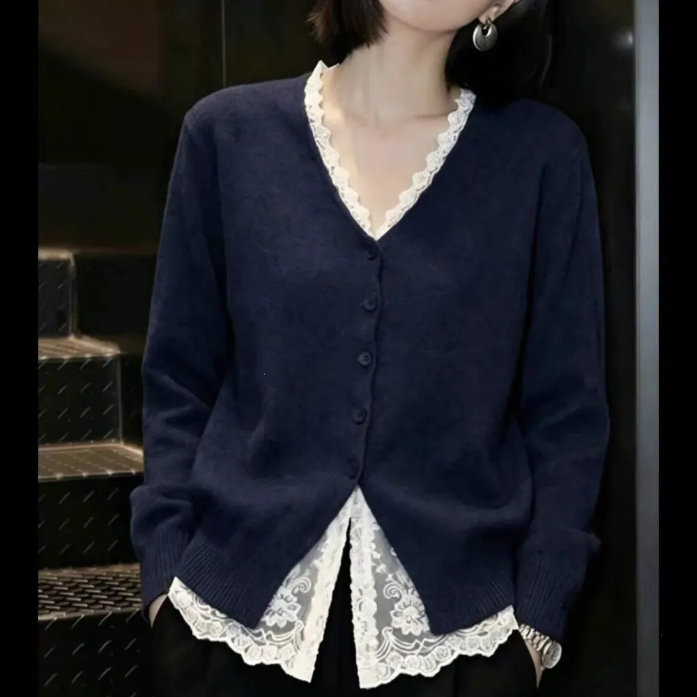 【LANNI 藍尼】★蕾絲拼接V領針織外套(女裝/女外套/休閒/百搭/日系/通勤)