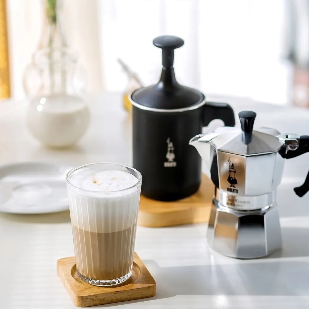 【Bialetti 比亞樂堤】雙層手打奶泡杯-1000ml(冷熱奶泡皆可打/免插電/奶泡神器)
