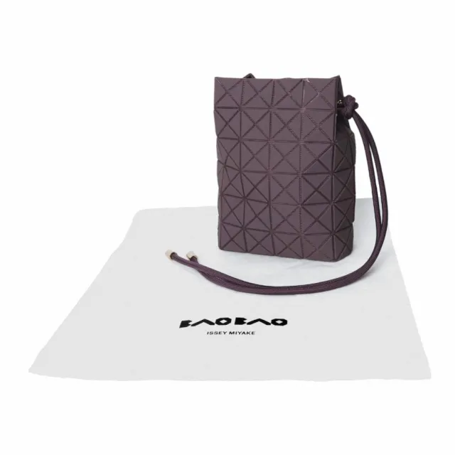 【ISSEY MIYAKE 三宅一生】幾何方格4X6可拉束肩斜背包(霧面暗紫)