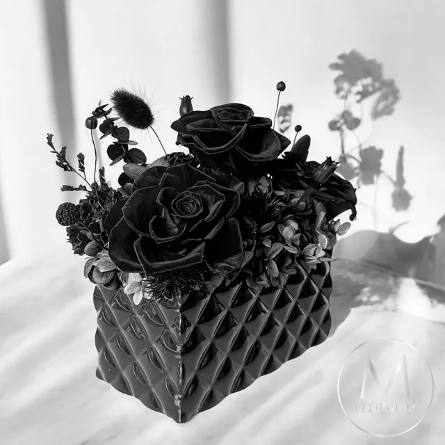 【Floral M】Dark Rose暮光之城黑玫瑰永生花禮贈香氛油(乾燥花/永生花/情人節花禮/生日禮物/開幕花禮)