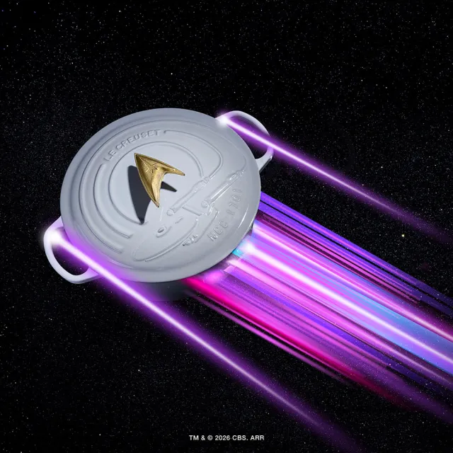 【Le Creuset】Star Trek系列企業號典藏圓鐵鍋26cm(迷霧灰-內鍋白)