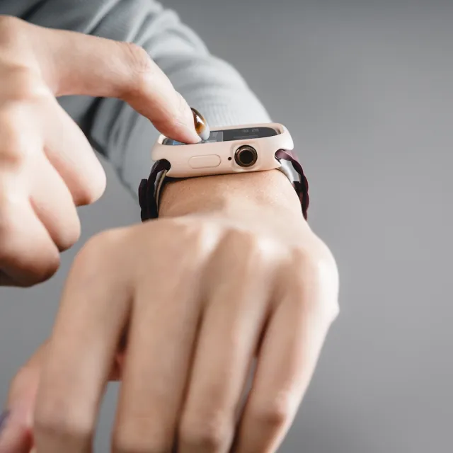 【MAGEASY】Apple Watch S12 Skin 保護殼 適用42/46mm (支援最新S12僅適用鋁金屬版)
