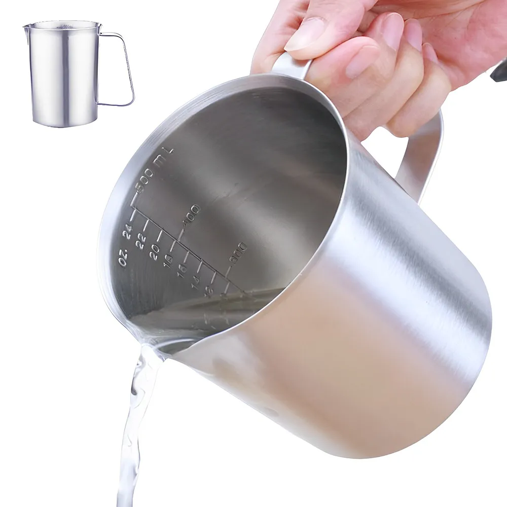 【烘焙用具】專業加厚304不鏽鋼帶刻度量杯-500ml(耐熱 刻度杯 鋼杯 水杯 奶泡杯 拉花杯 咖啡杯)