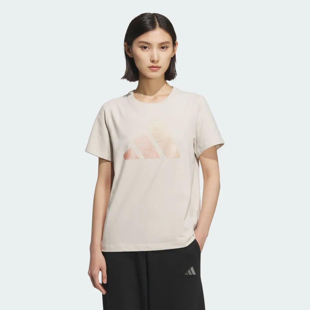 【adidas 愛迪達】運動 休閒 短袖 T恤 女上衣 LOGO SS TEE(JL6285)