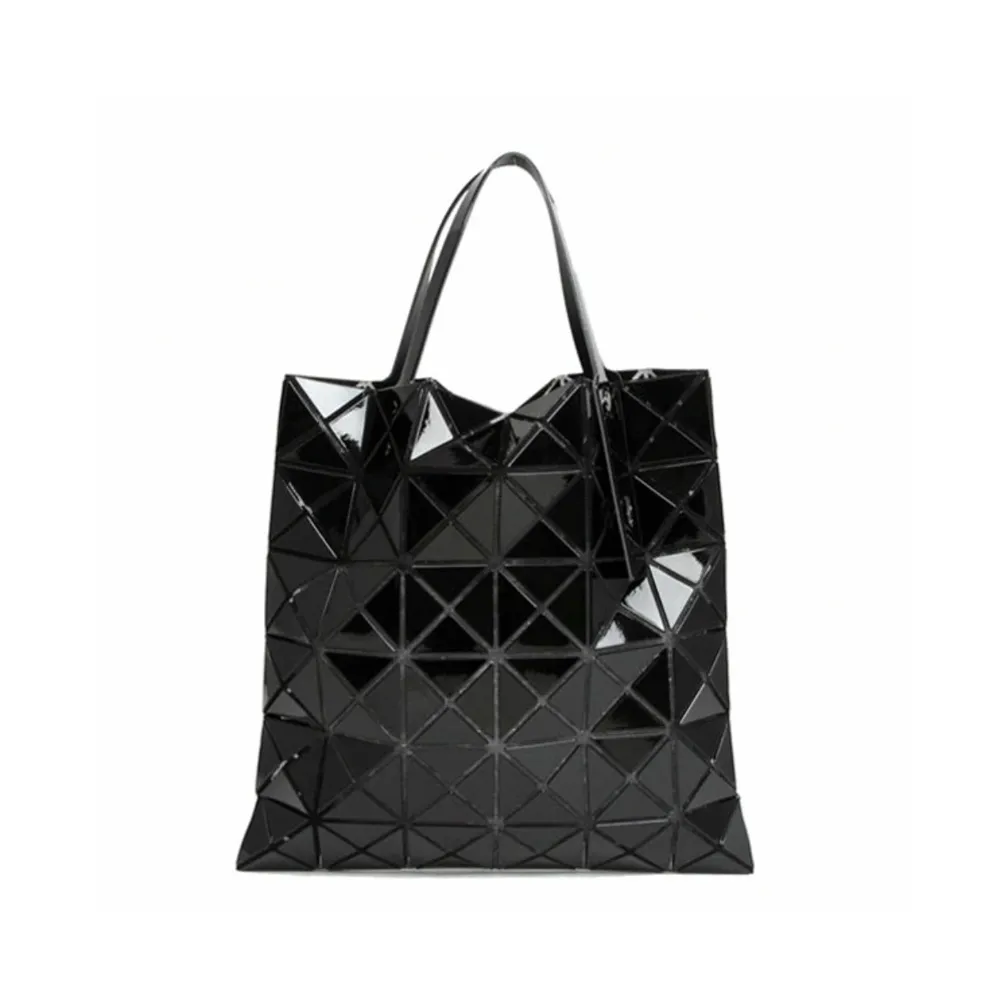 【ISSEY MIYAKE 三宅一生】BAOBAO 6x6 亮面手提包 黑色 BB51-AG053-15