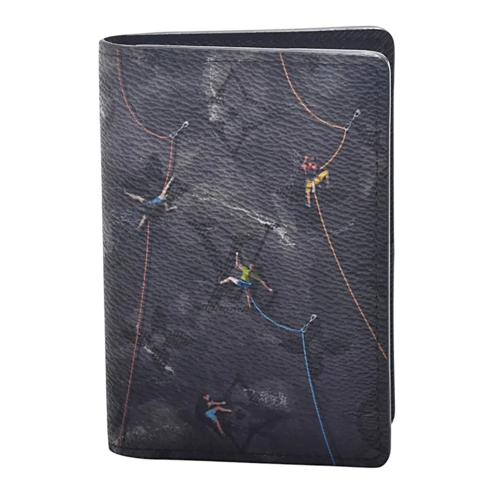 【Louis Vuitton 路易威登】M3A538經典Sports Capsule系列Monogram帆布微型攀岩圖萬用名片夾/錢包(黑色)