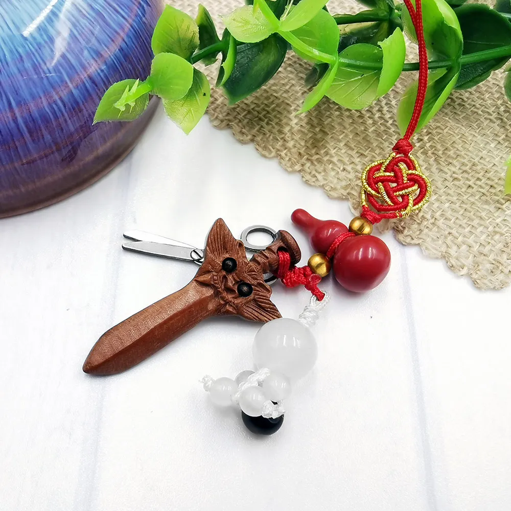 【財神小舖】斬小人剪背後靈吊飾 金(已開光  防小人 小人退散)
