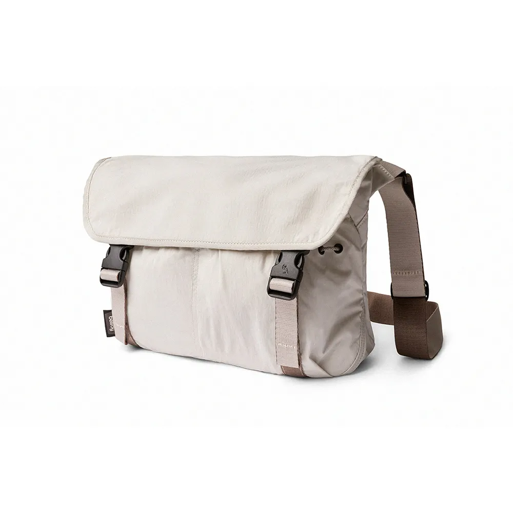 【Bellroy】官方直營 Cinch Messenger 12L 適弛郵差包(燕麥白/斜背包/多夾層/輕便背包)