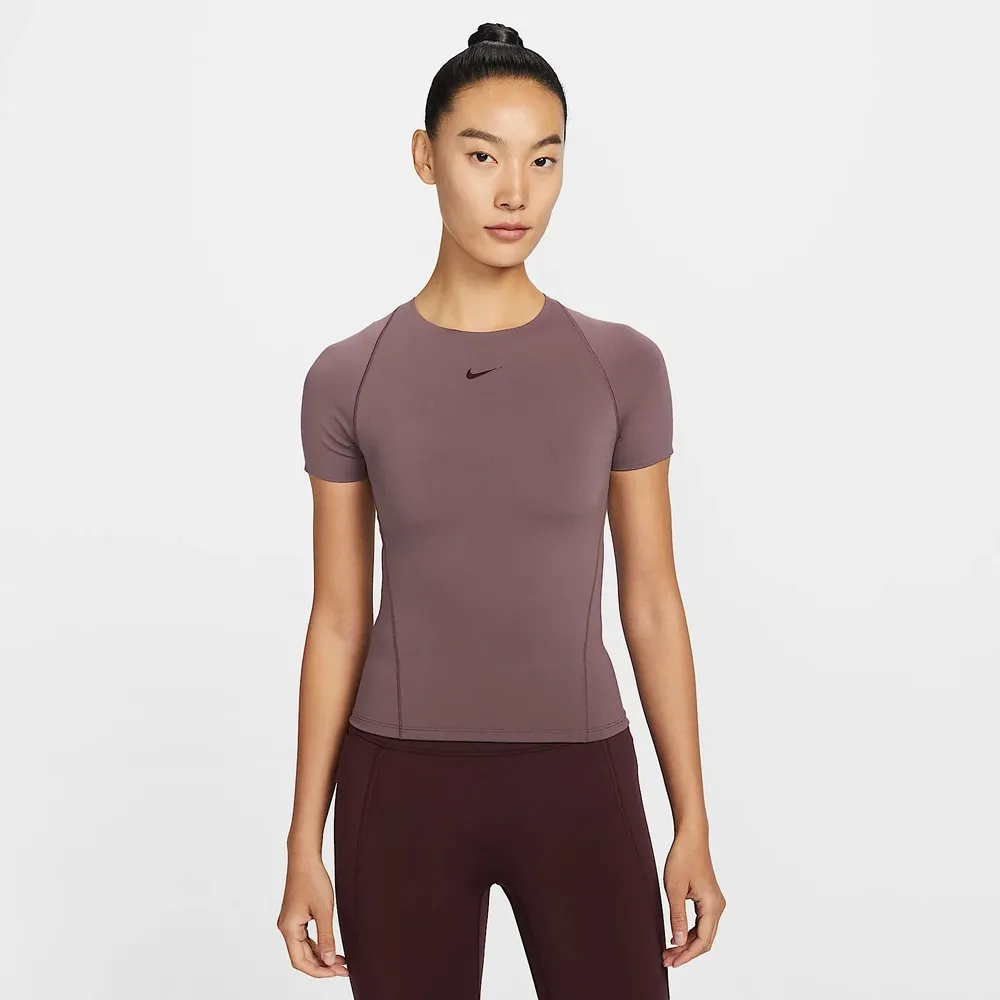 【NIKE 耐吉】短袖上衣 女 AS W NK DF UNVRSA SS TOP SNL 運動 休閒 紫色 (IO1272502)