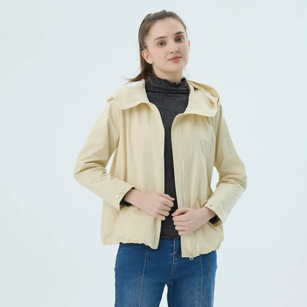 【Qiruo 奇若名品】特殊布料 拉鍊夾克式米色連帽外套7216E