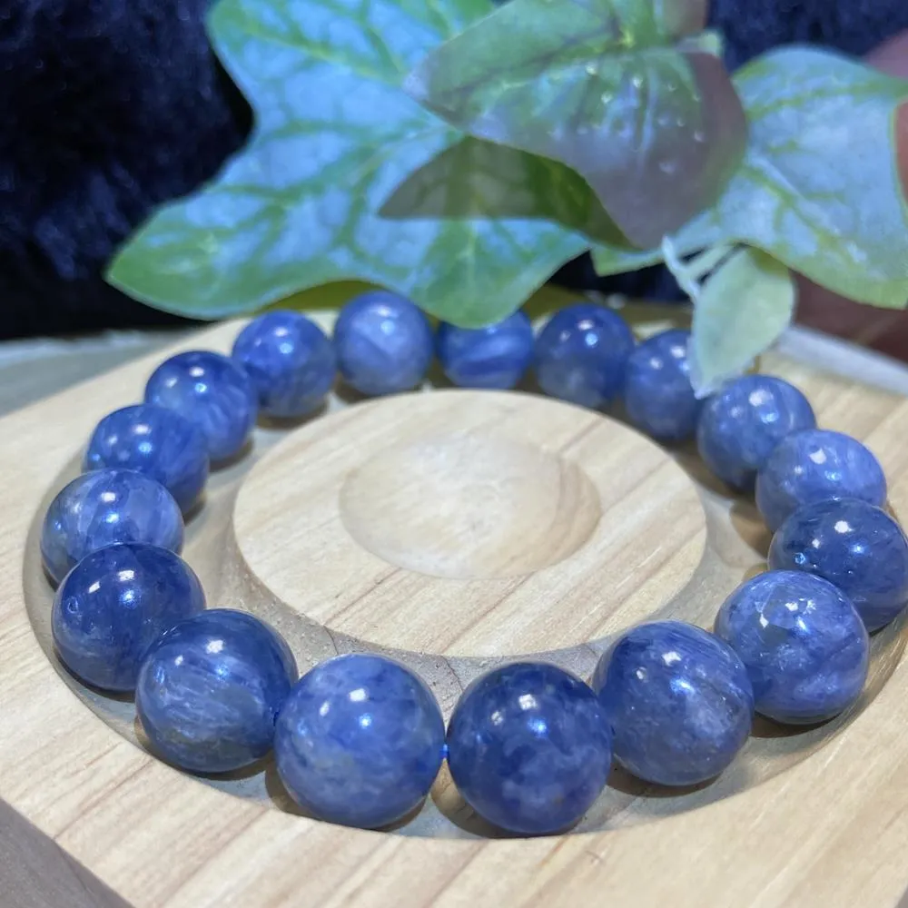 【Cozy 世界水晶原礦與茶】天然藍晶 11mm+ 20-3(提升正面表達力 平緩情緒的功效)