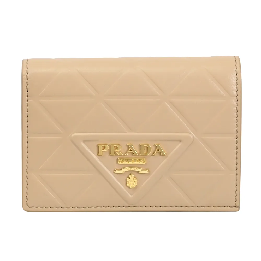 【PRADA 普拉達】經典浮雕三角LOGO皮革格紋對折零錢短夾(沙色)